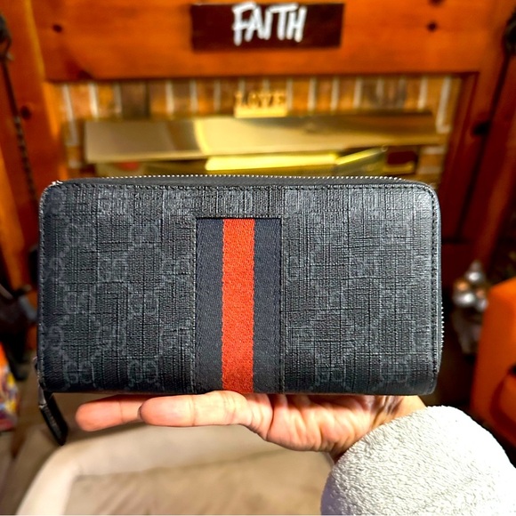 Gucci Handbags - Authentic!!! Gucci Black and Red Wallet